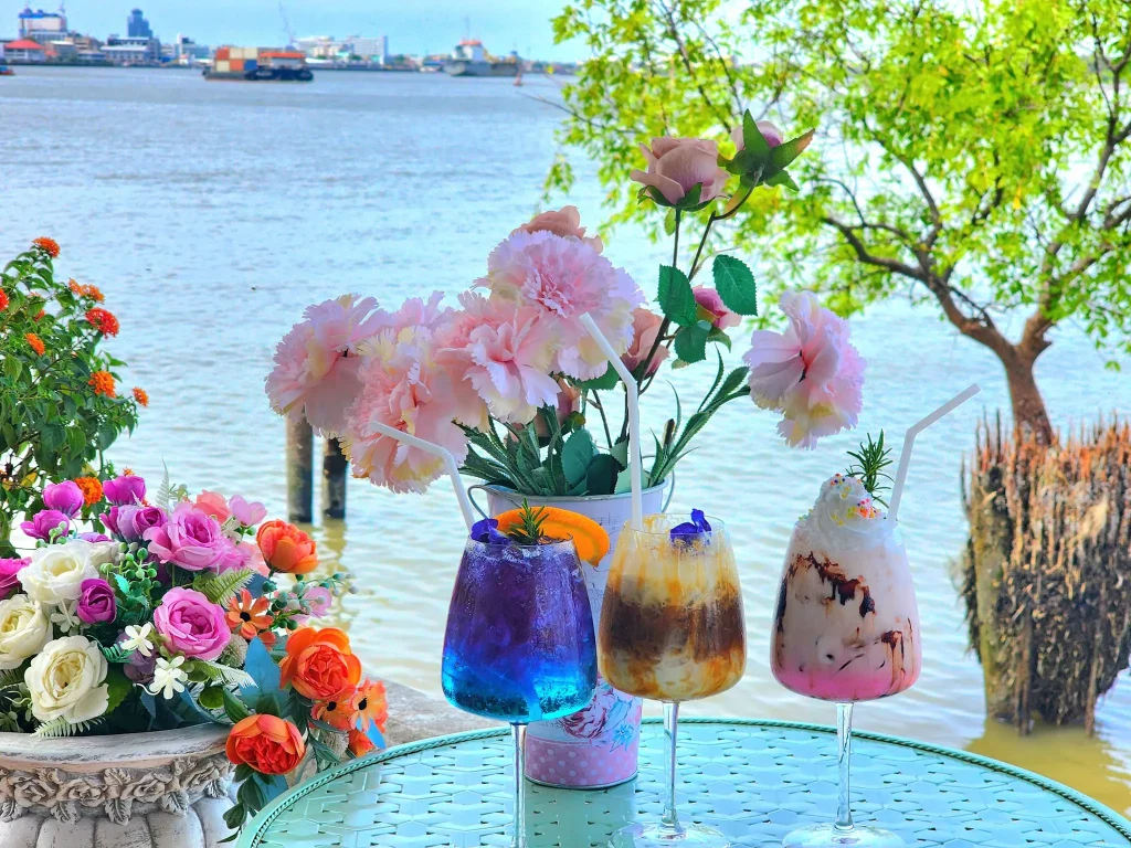  The River Cafe at Samut Prakan