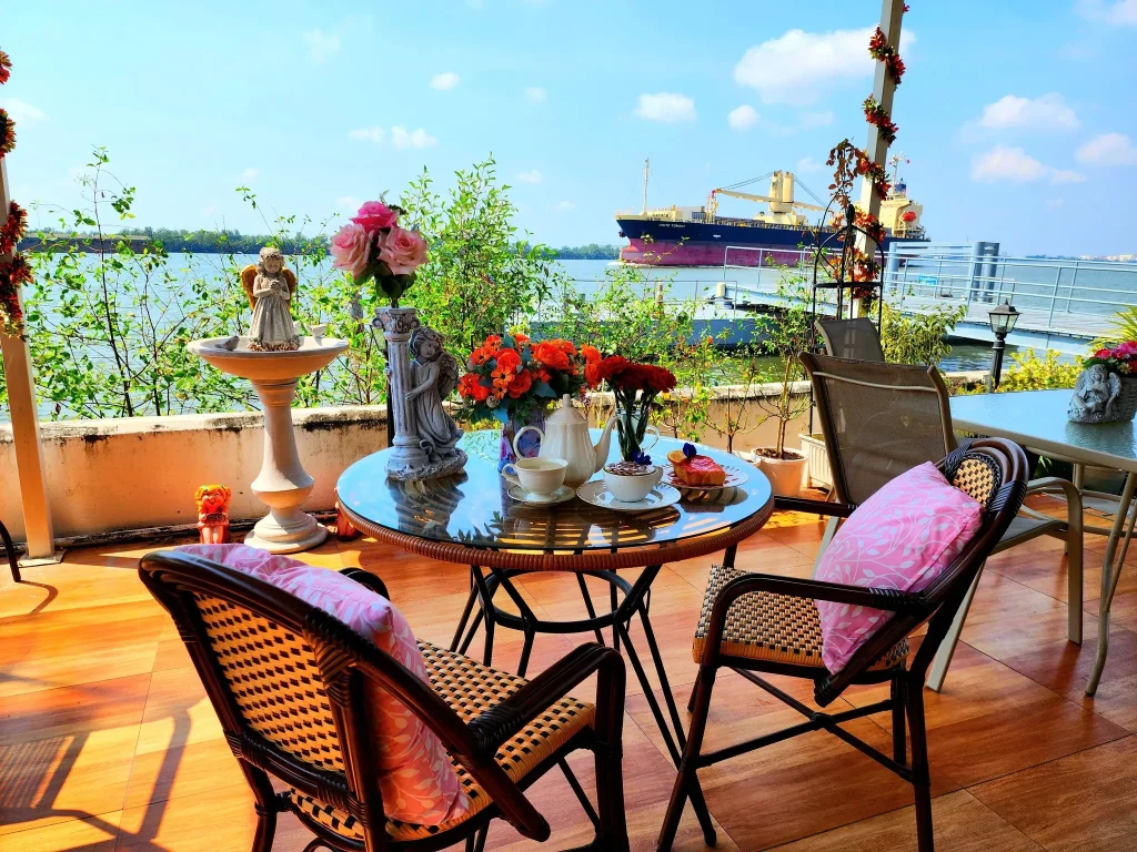  The River Cafe at Samut Prakan